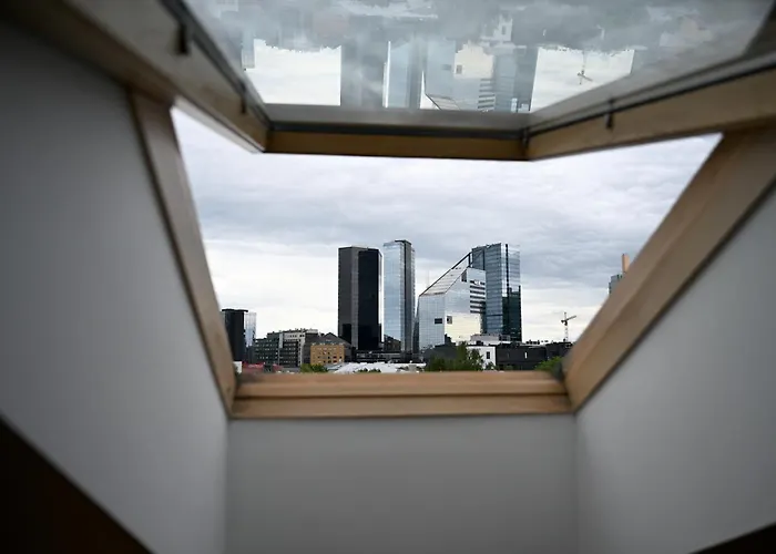 2-Story Penthouse With Private Sauna, Seaview Terrace & Two Bathrooms