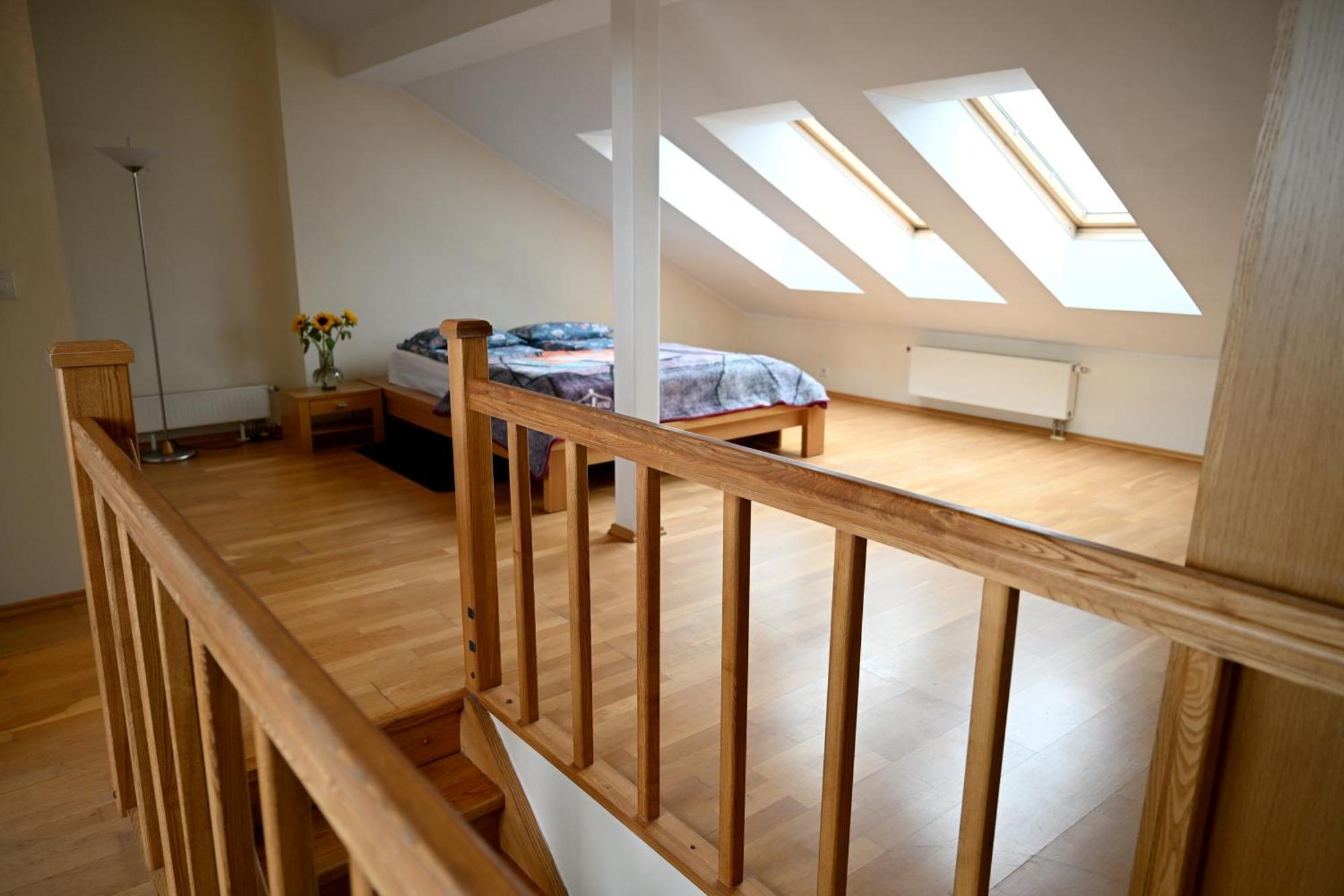 2-story Penthouse With Private Sauna, Seaview Terrace & Two Bathrooms